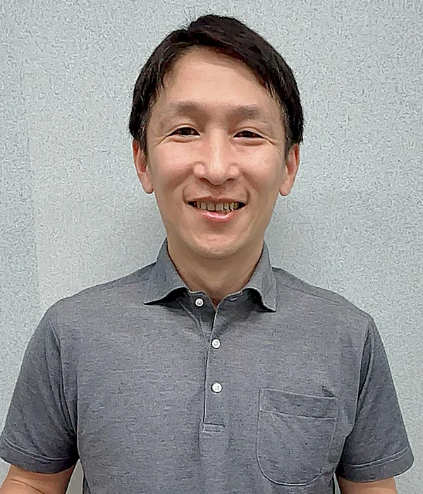 根上 崇 氏